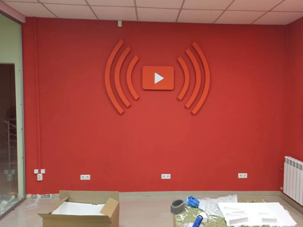 Accent wall and decorative elements painted for a stylish interior